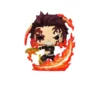 Este Funko de Tanjiro Kamado se observa que tiene la cara llena de sangre y tiene fuego alrededor
