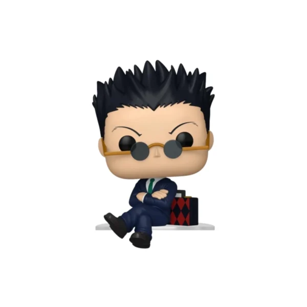 Funko Leorio 2091 de Hunter x Hunter. Leorio se encuentra sentado con sus maletines, gafas de sol y traje negro