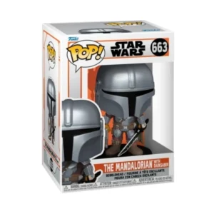 Este es el Funko The Mandalorian 663 y pertenece a Star Wars. En esta pieza observamos que la figura posee en su mano una espada.