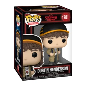 En esta imagen podemos ver el Funko Dustin 1781 de Stranger Things, en esta figura destaca la gorra negra que lleva.
