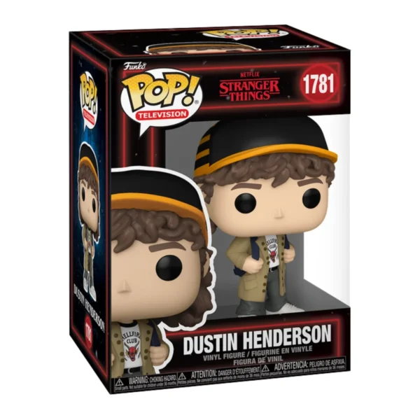 En esta imagen podemos ver el Funko Dustin 1781 de Stranger Things, en esta figura destaca la gorra negra que lleva.