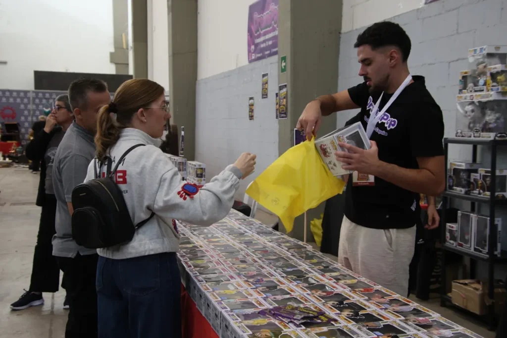 El equipo de DreamsPop atendiendo a una clienta en Mérida