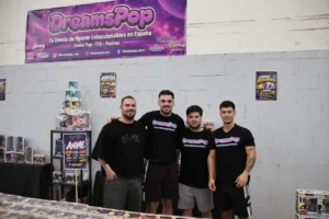 Equipo de DreamsPop en su stand de la Feria Internacional del Coleccionismo de Mérida
