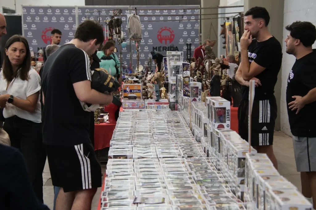 Stand de DreamsPop con figuras Funko Pop en la Feria del Coleccionismo de Mérida